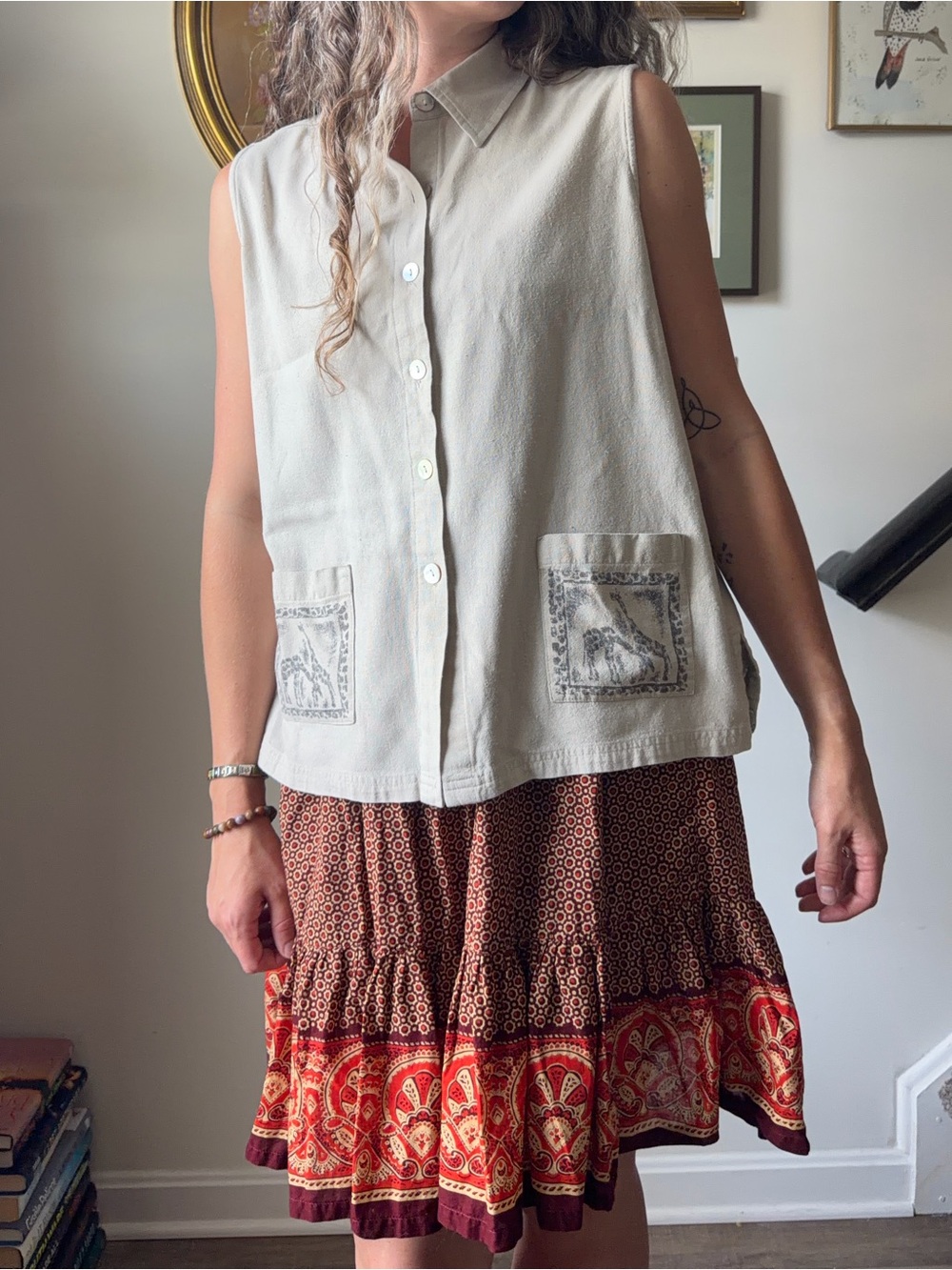 Vintage Selene Sport Beige Silk Sleeveless Button Up Top Giraffe Print